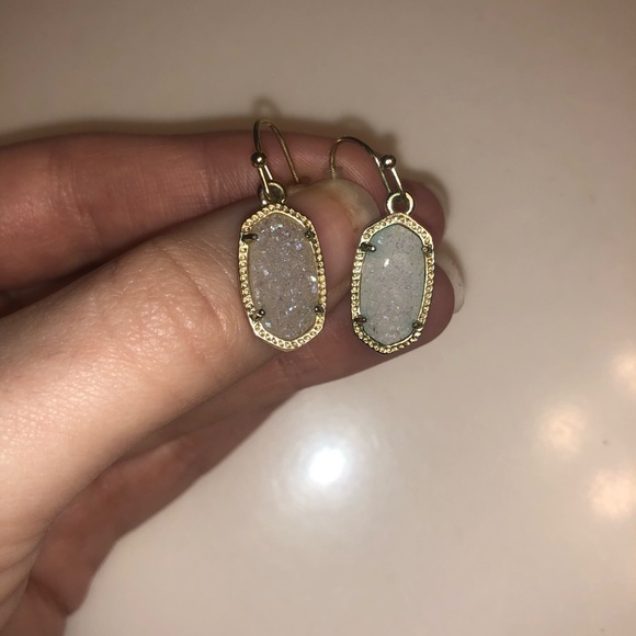 Kendra Scott Earrings - Picture 1 of 3